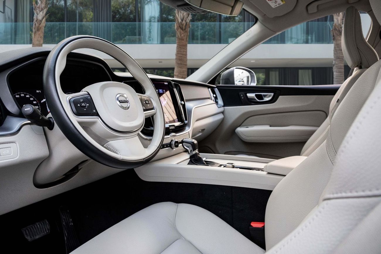 Volvo XC60 T5 | 2,546 P.M  | 0% Downpayment | Agency Serviced