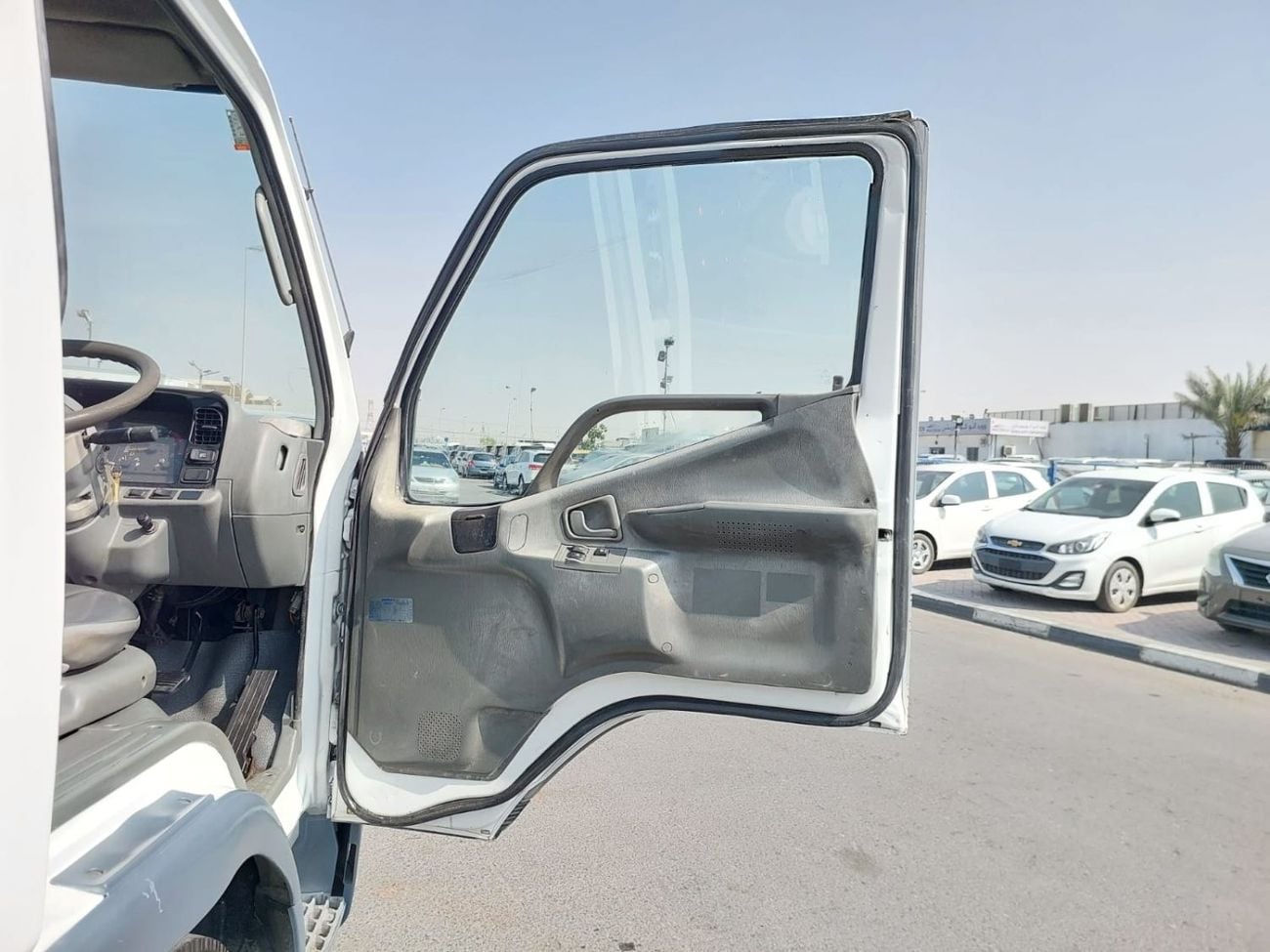 Mitsubishi Fuso Canter (RAMADAN OFFER) MITSUBISHI CANTER TRUCK RHD 1996 MODEL 4.6 L DIESEL MANUAL(PM20447)