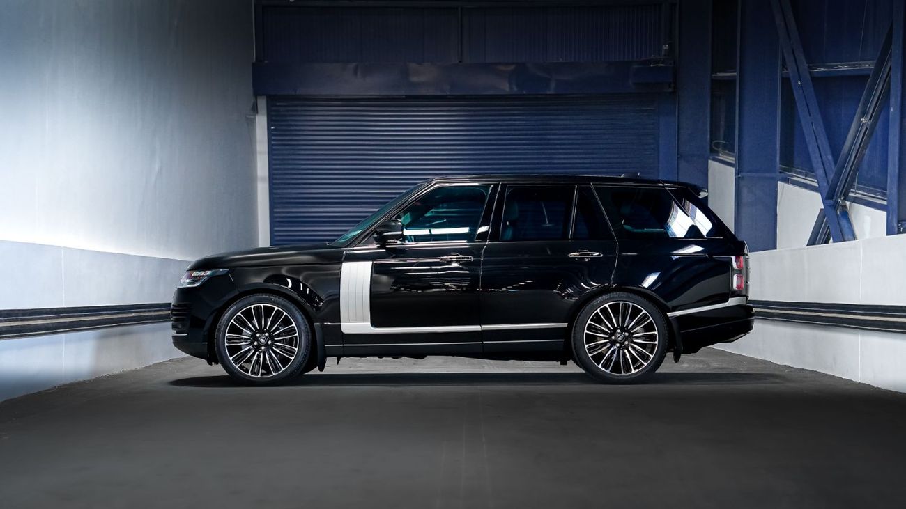 Land Rover Range Rover Vogue SE 5.0L UAE's Very Best Example | 2 Years Free Servicing | AED 4,460 Per Month