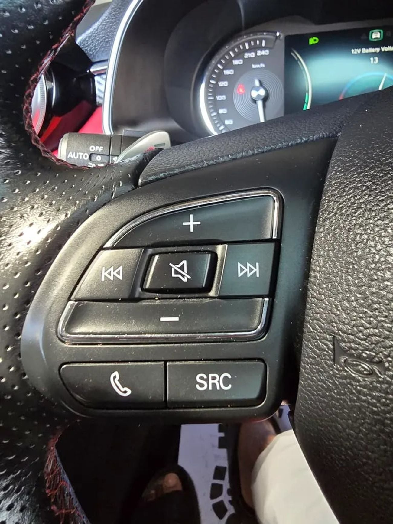 أم جي 6 TROPHY 2.0T WITH SUNROOF