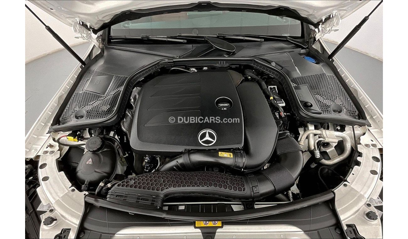 Mercedes-Benz C 200 Premium (AMG Line)