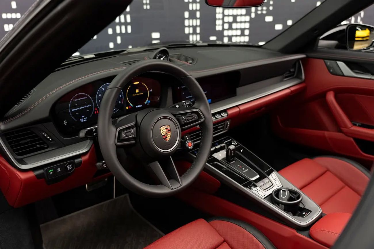 Porsche 911 Carrera 4 3.0L (444 HP) Convertible