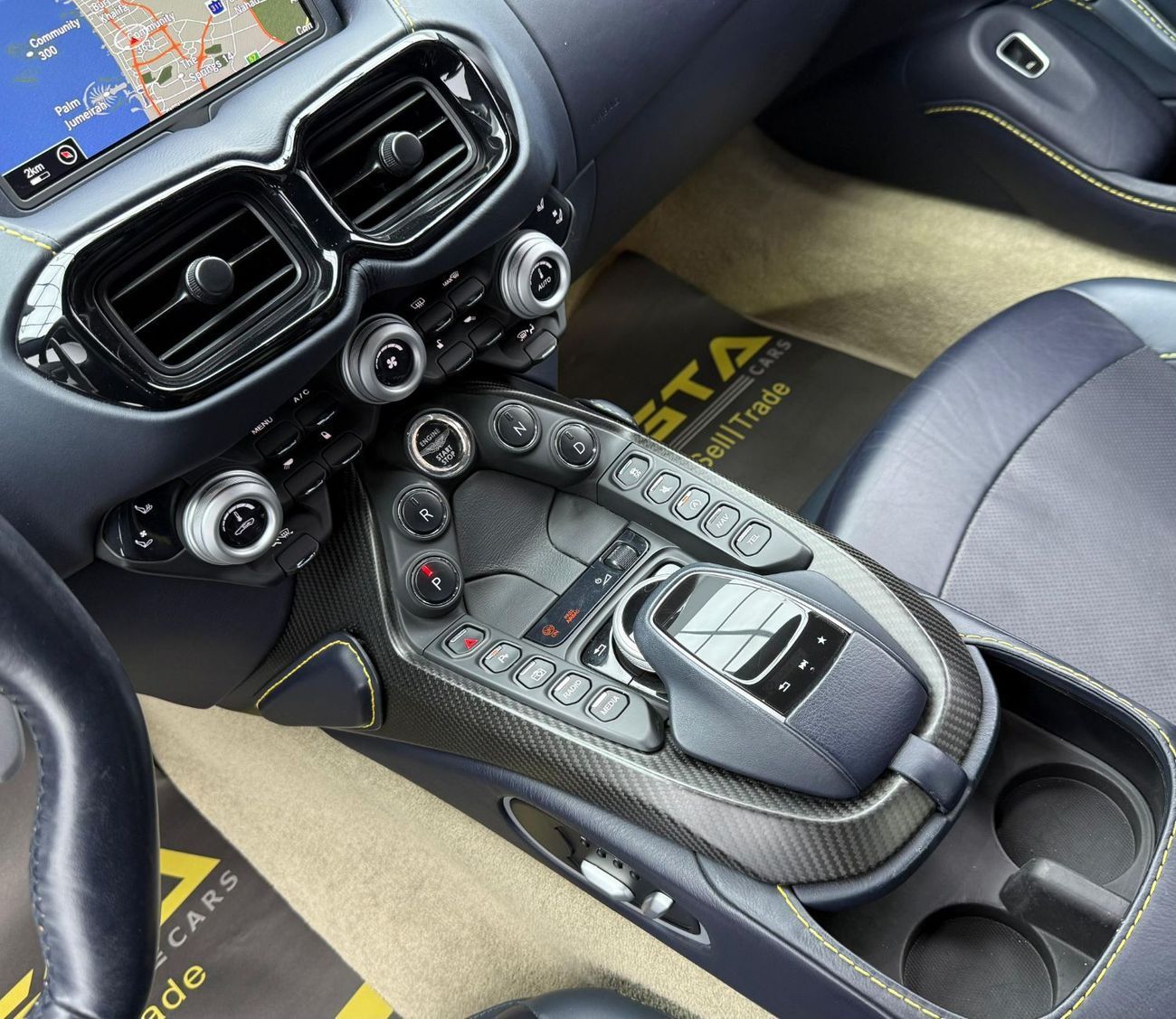 أستون مارتن فانتيج Std 4.0L 2020 Aston Martin Vantage V8, 2025 Aston Martin Warranty, Fully Loaded, Very Low Km, GCC