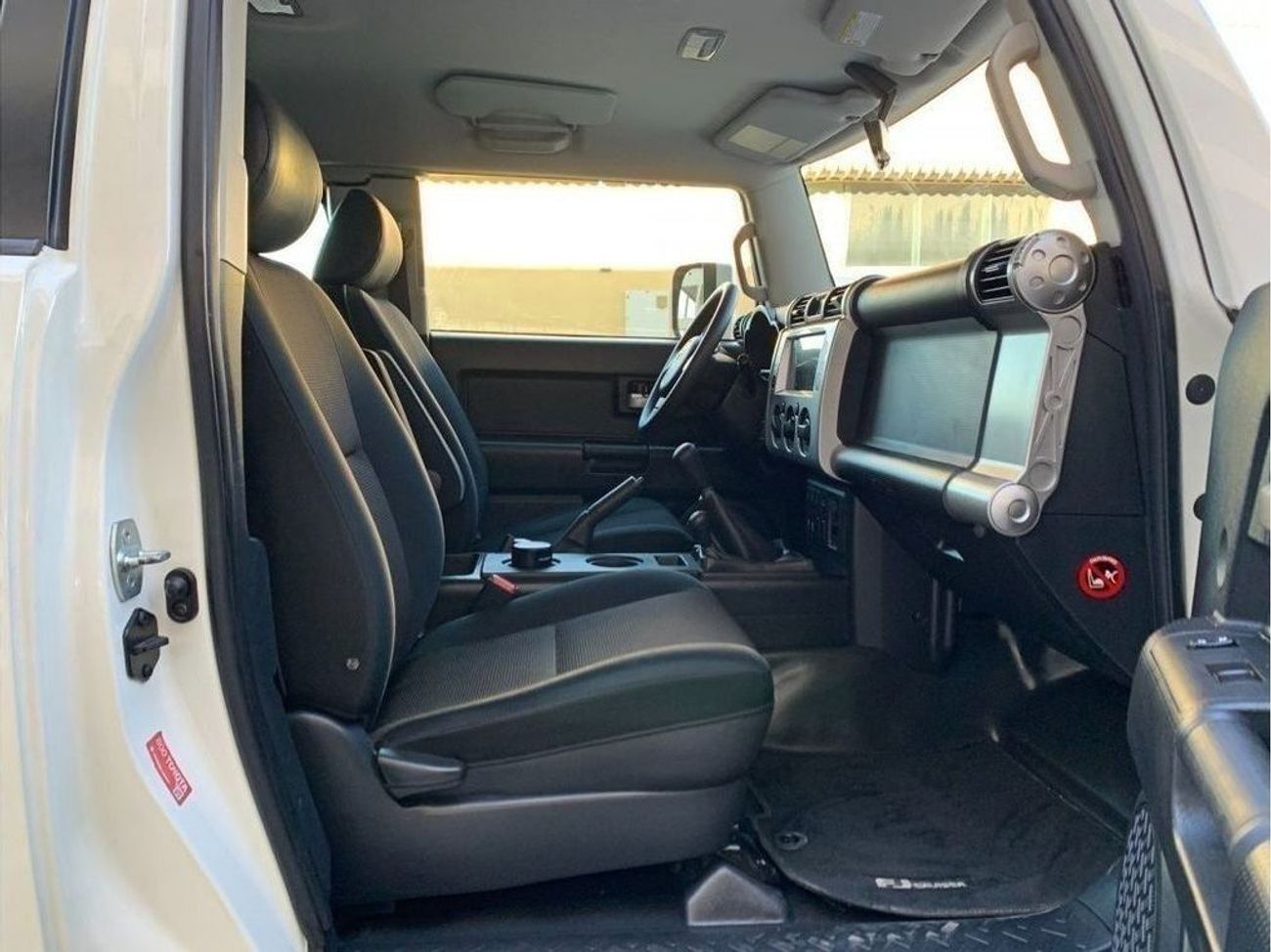 Toyota FJ Cruiser V6 4.0L-6CYL SUPERCHARGED EXCELLENT CONDITION