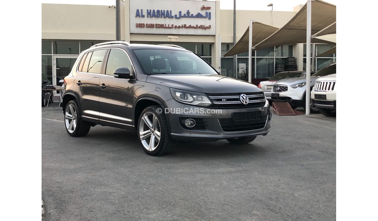 Volkswagen Tiguan Volex wagan TIGUN MODEL 2014 GCC car prefect condition full option panoramic roof leather seats back