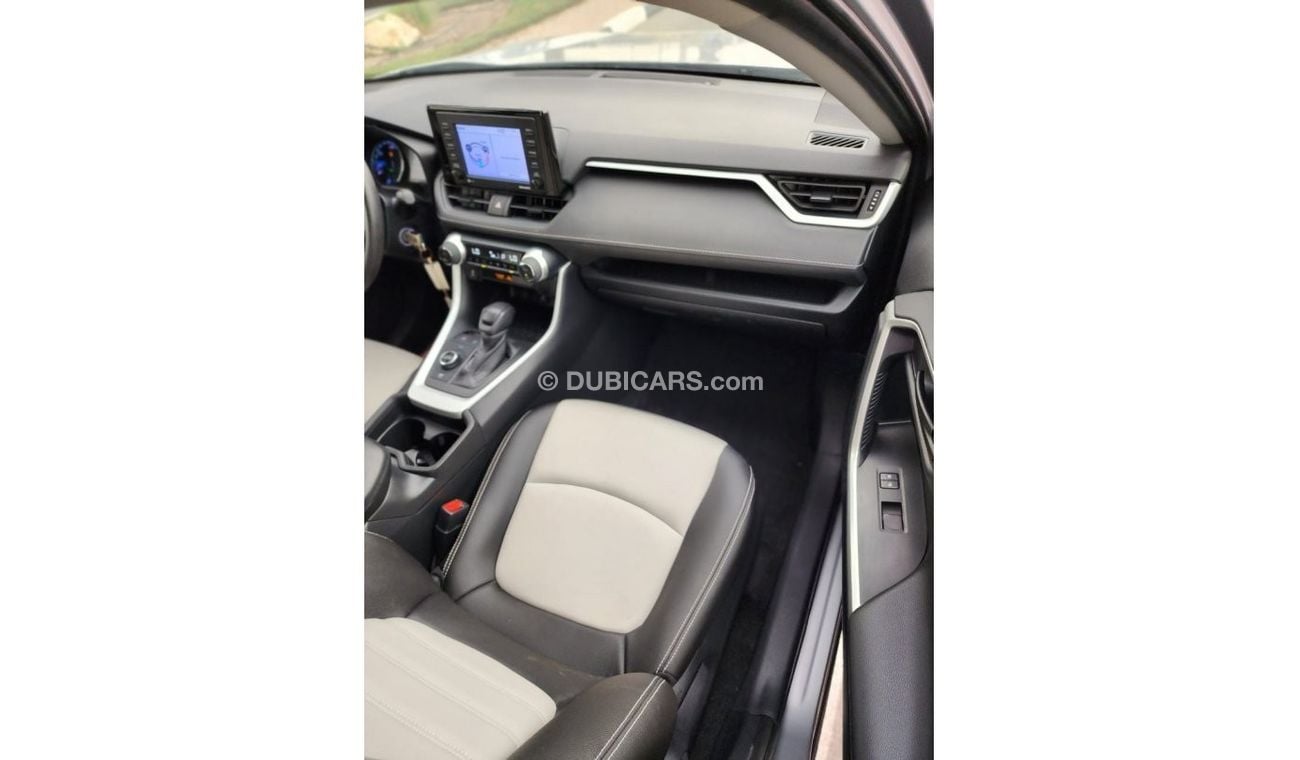 تويوتا راف ٤ LE