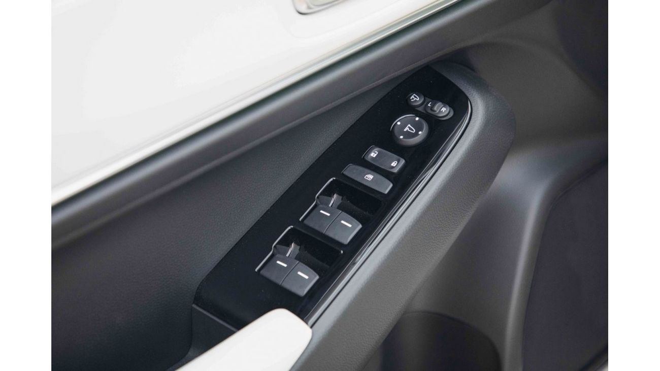 Honda e:NP1 2023 Honda eNP1 Zhanji Edition - White Inside Grey