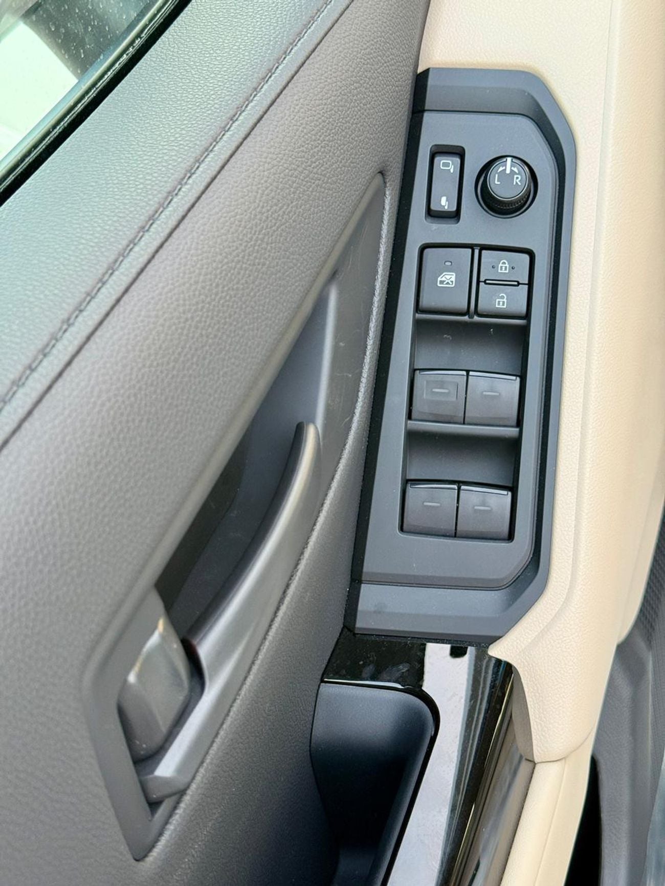 تويوتا لاند كروزر Toyota Land Cruiser GXR 4.0L Standard 2026