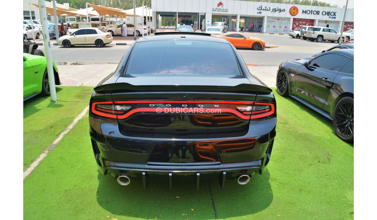 Dodge Charger 3.6L SXT (Mid) OFFER ONE WEEK//CHARGER SRT KIT//WIDE BODE//SUN ROOF//AIR BAGS/