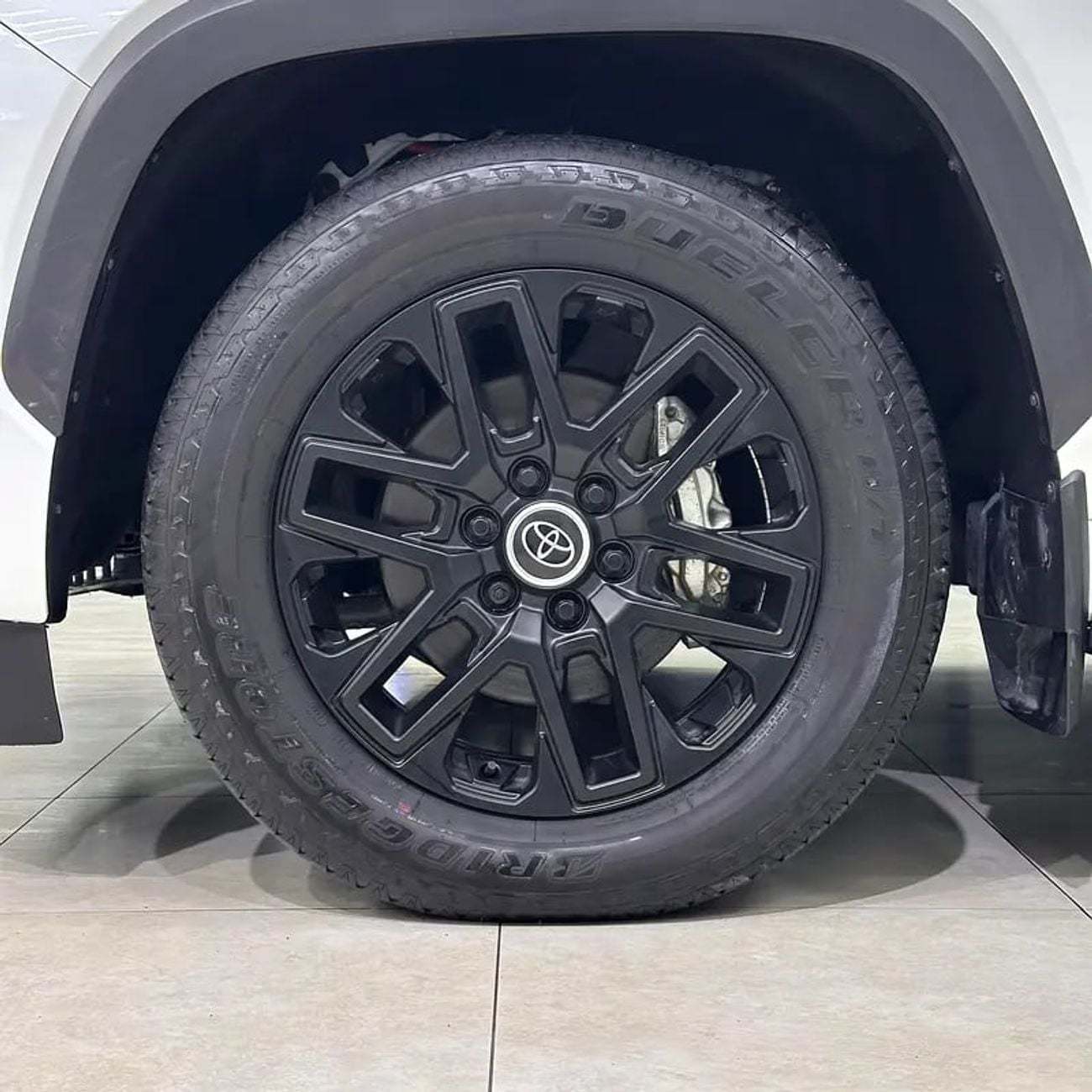 تويوتا سيكويا Limited 5.7L Limited hybrid