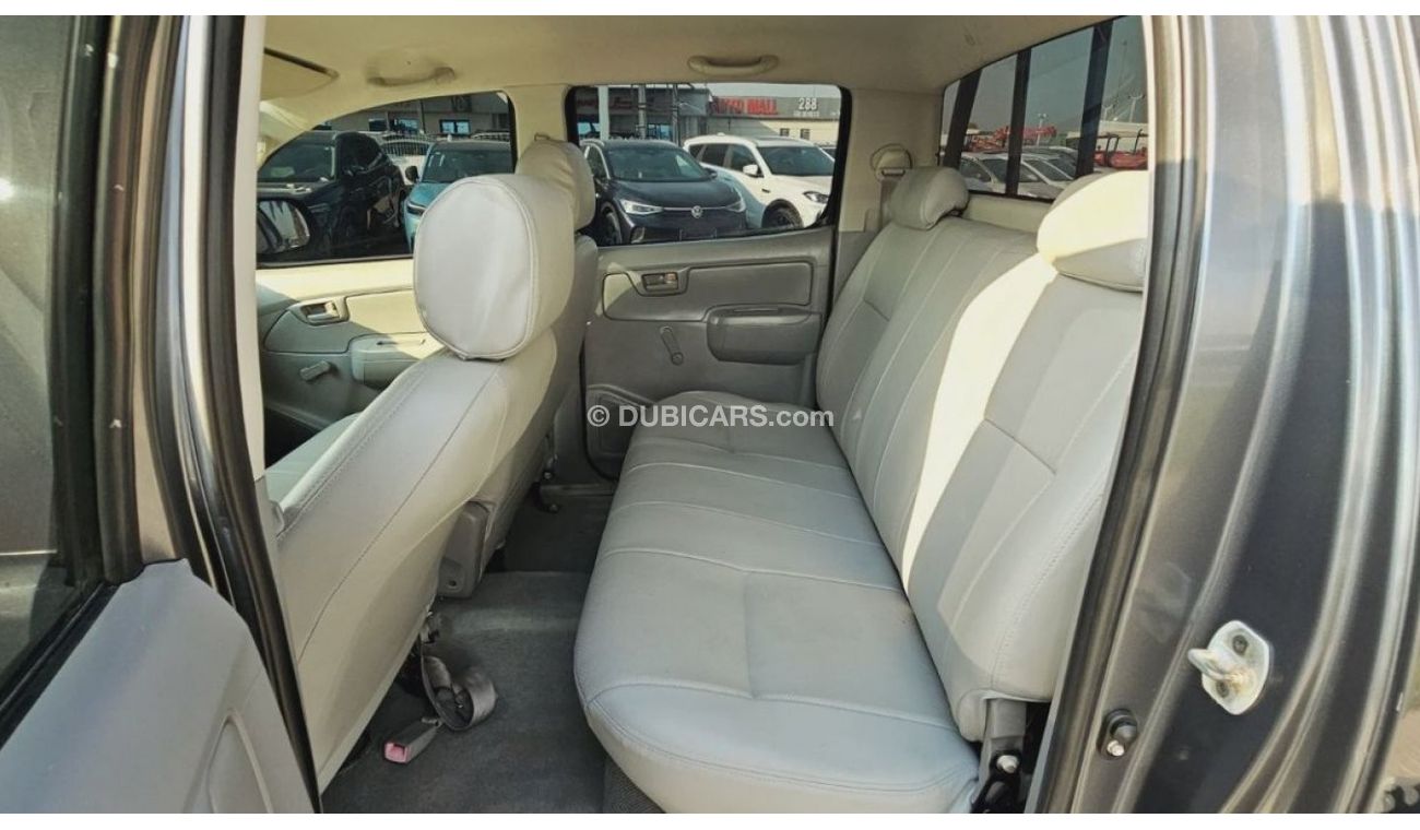 Toyota Hilux MANUAL TRANSMISSION | 2.5L DIESEL ENGINE | LEFT-HAND-DRIVE