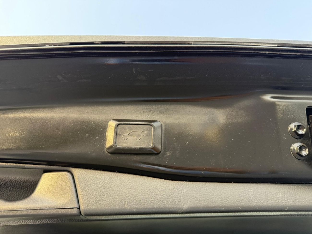 تويوتا راف ٤ XLE premium 2.5 L sunroof, leather seats, push start 2022