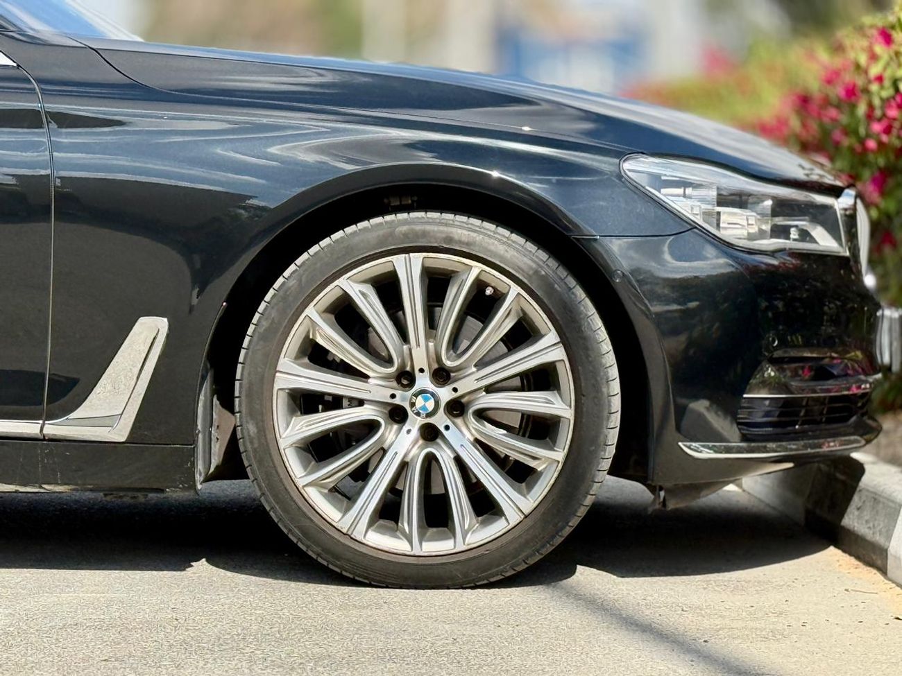 BMW 740Li Std 3.0L 1567 AED Monthly II BMW 740IL II 0% Down Payment II Still Under Warranty to 2027