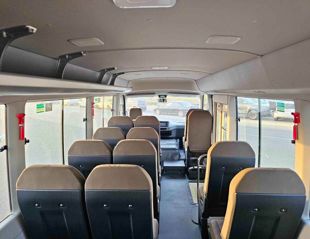 تويوتا كوستر 4.0L V4 DIESEL / 23 STR M/T / AUTO DOOR / BAGGAGE TRAY WITH RACK/ CODE # 69070