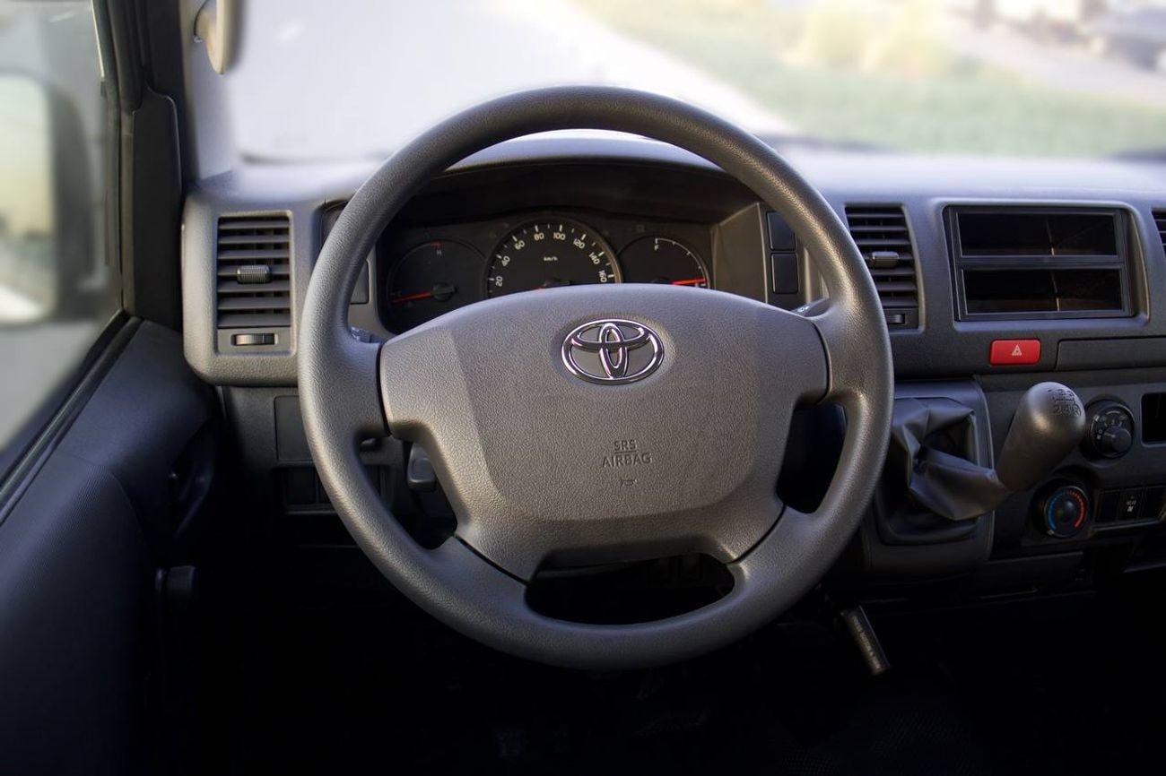 Toyota Hiace DLS - STD ROOF