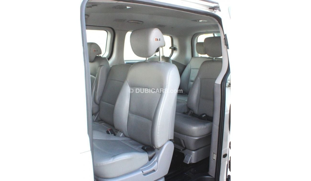 Hyundai Grand Starex Hyundai Star X Grand 2018, in excellent condition, imported from Korea, customs papers, without acci