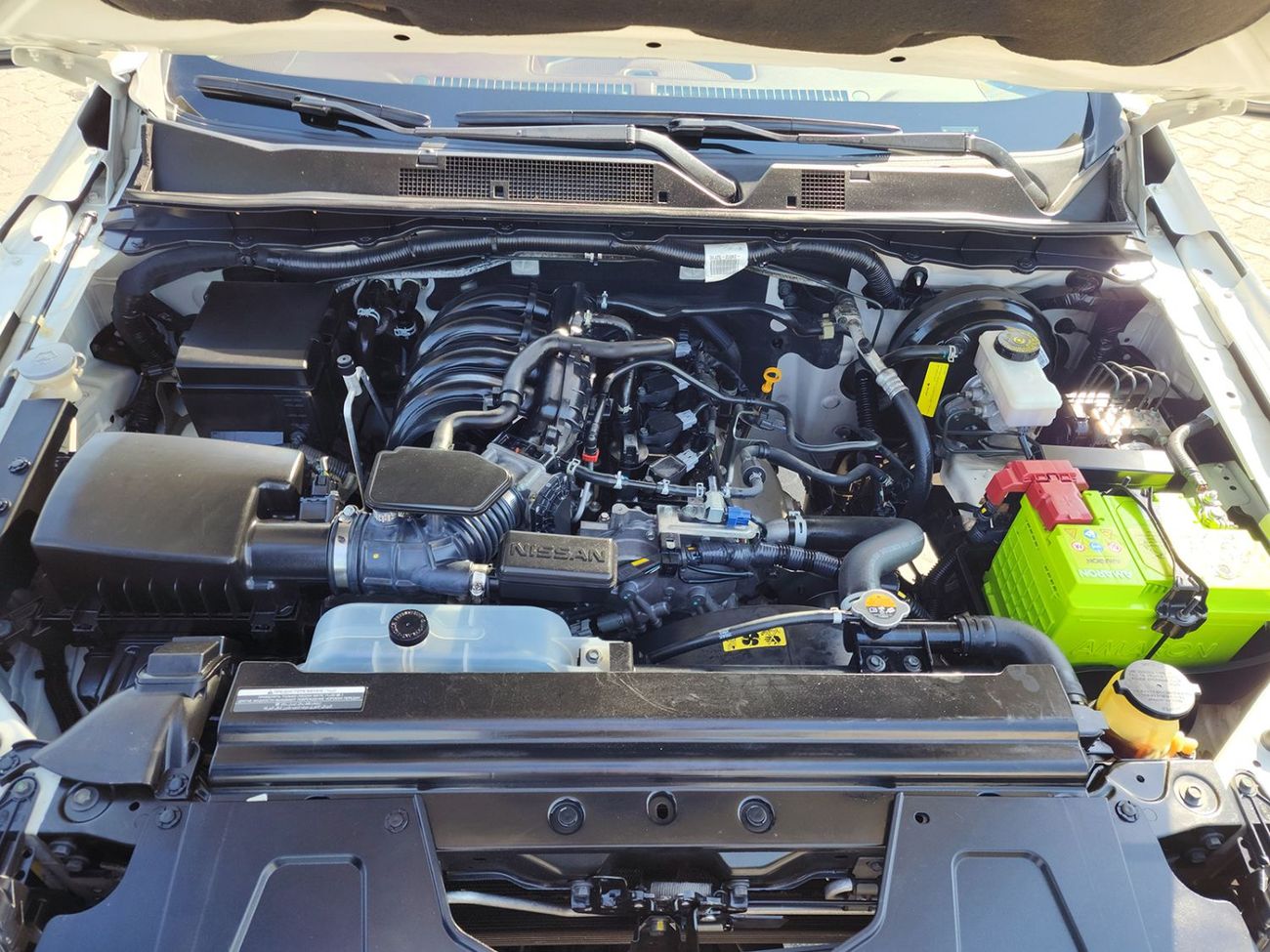 Nissan Navara Std 2.5L RWD A/T DOUBLE CABIN