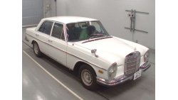 Mercedes-Benz 280 E Available in Japan