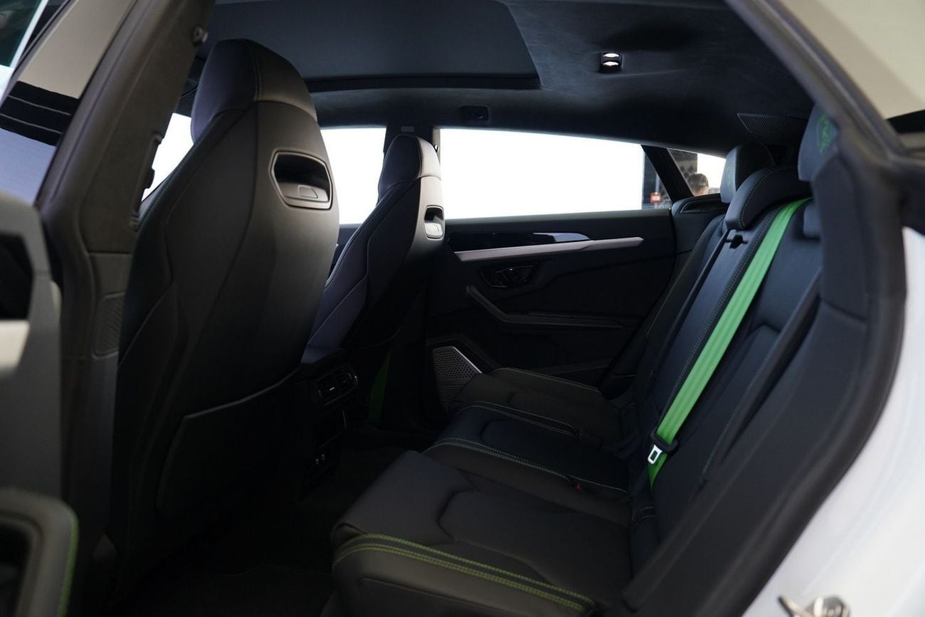 لامبورغيني اوروس STD SE 4.0T V8