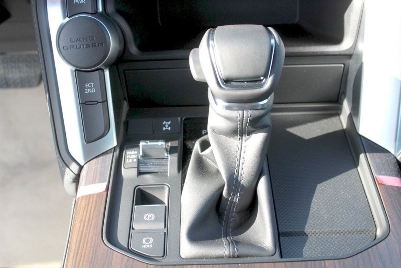 تويوتا لاند كروزر تويوتا باند كروزر GXR 4.0 بترول 2023