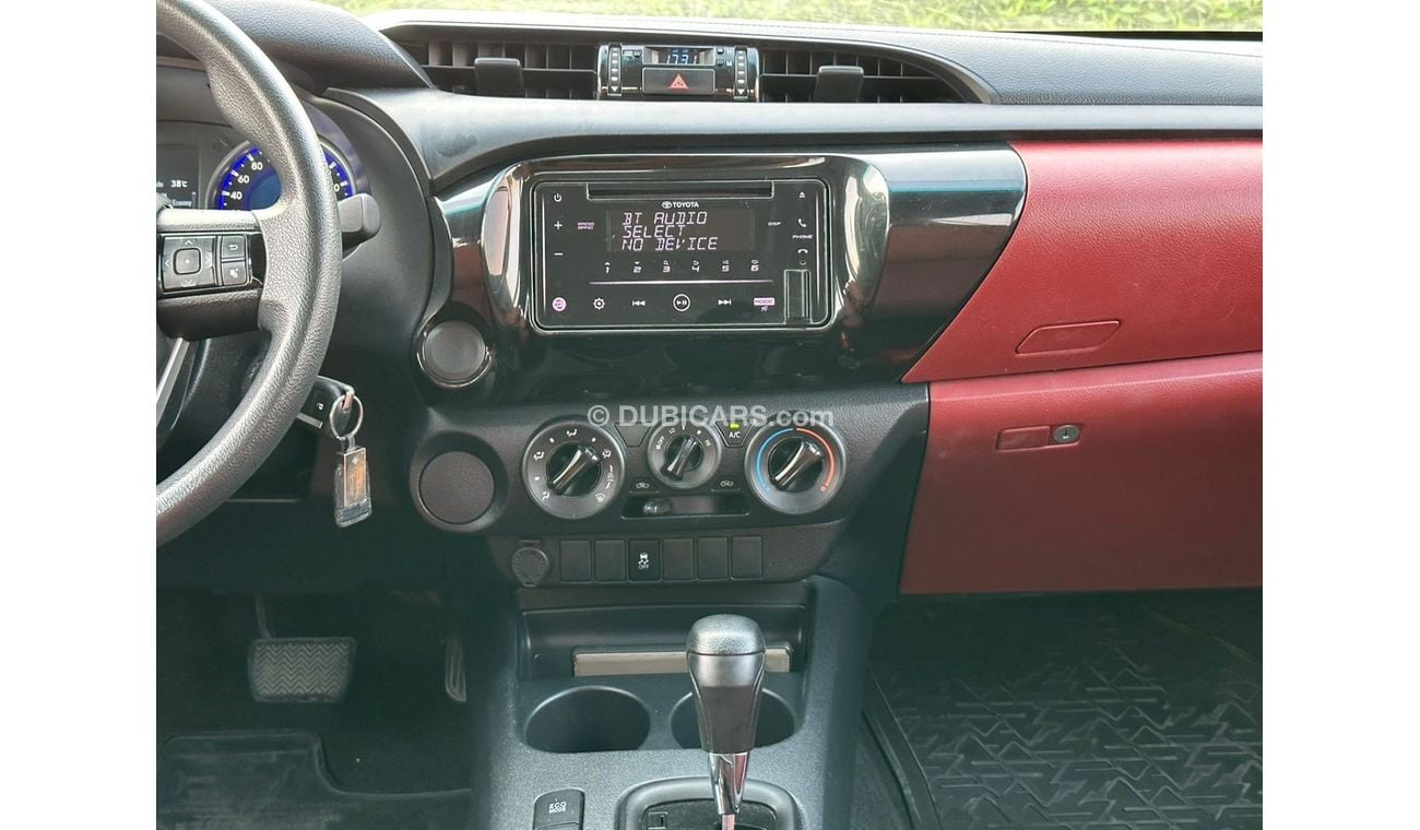Toyota Hilux Hilux GLX 2020 GCC Full automatic // Perfect condition // low mileage
