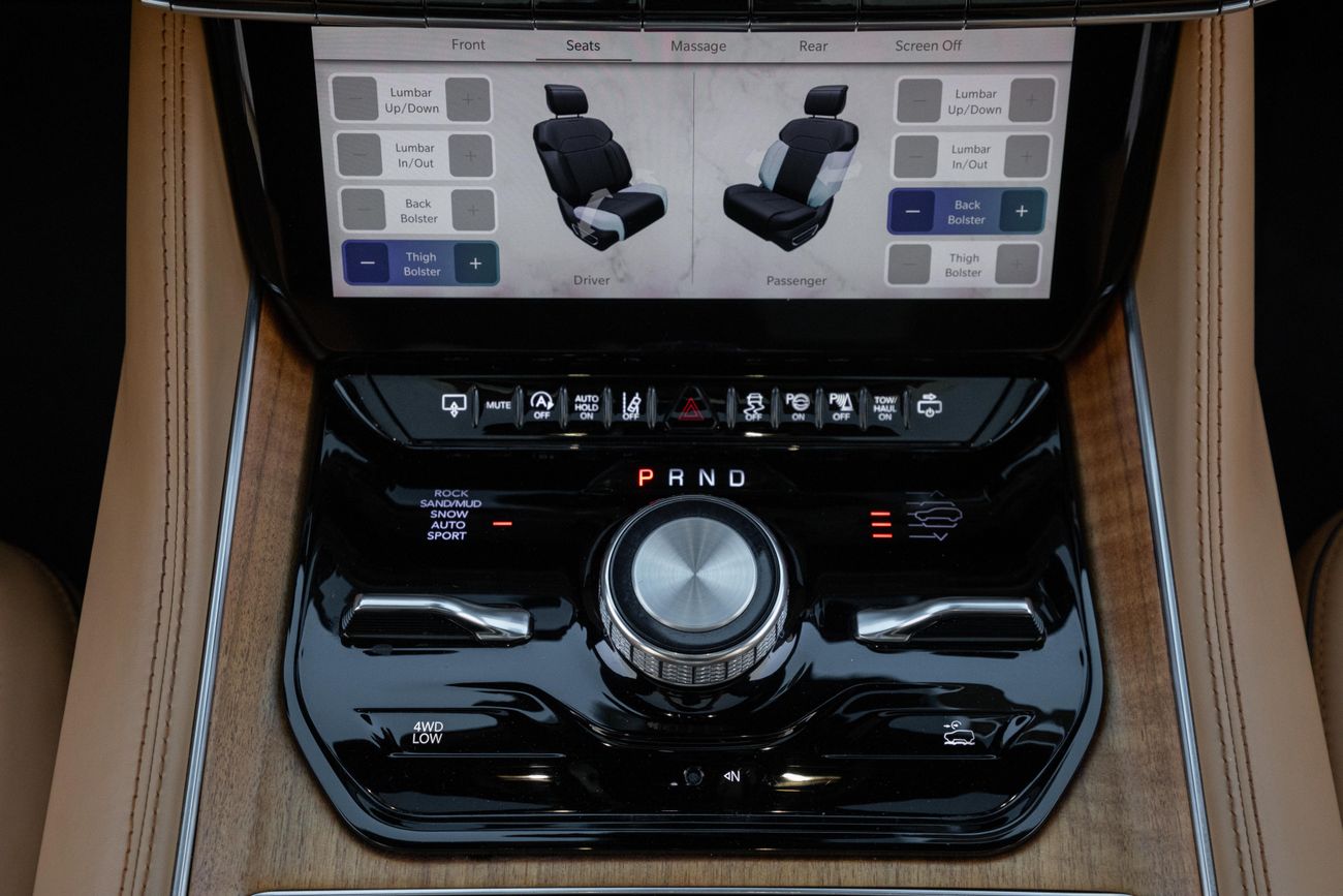 Jeep Grand Wagoneer Grand Wagoneer Series III | 4,700 P.M | 0% Downpayment | Fantastic Condition!