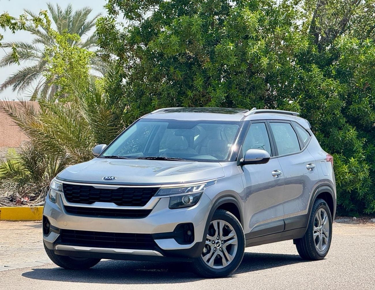 Kia Seltos LX 1.6L 800-Monthly l GCC l Sunroof, Cruise, Camera l Accident Free