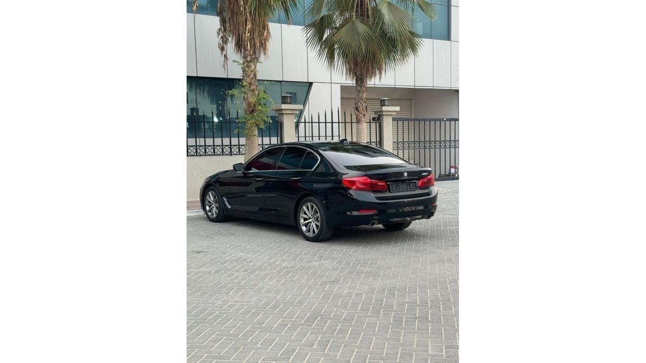 بي أم دبليو 520i اكزكيتيف