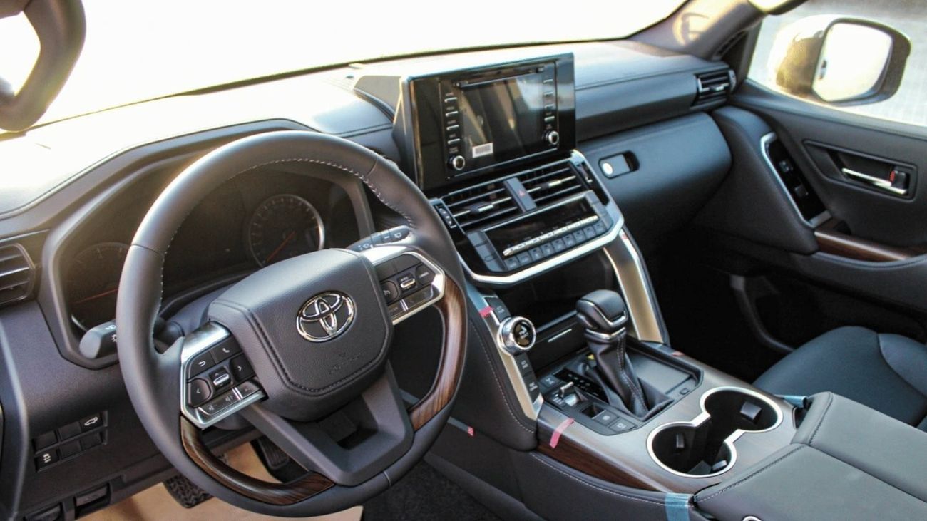 Toyota Land Cruiser TOYOTA LC300 4.0L VX V6 CHROME PACK P SEAT AT (Export Only)