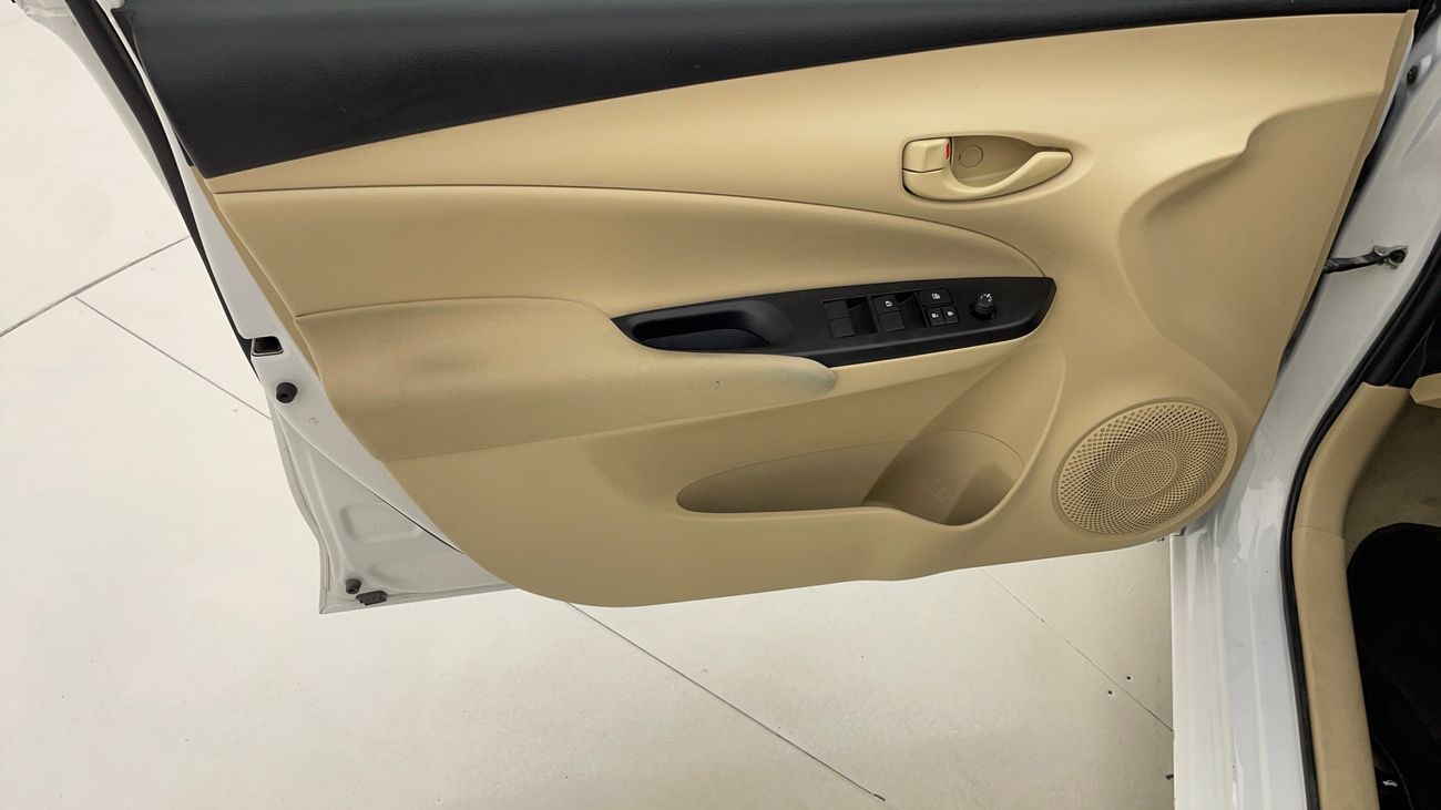 تويوتا يارس SE/E 1.5 | بدون دفعة مقدمة | اختبار قيادة مجاني للمنزل