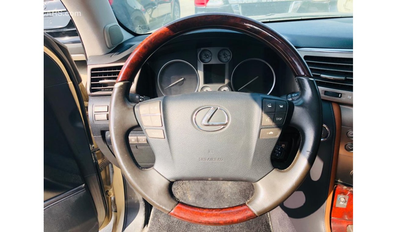 لكزس LX 570 V8   5.7L     SUNROOF,FULL OPTION