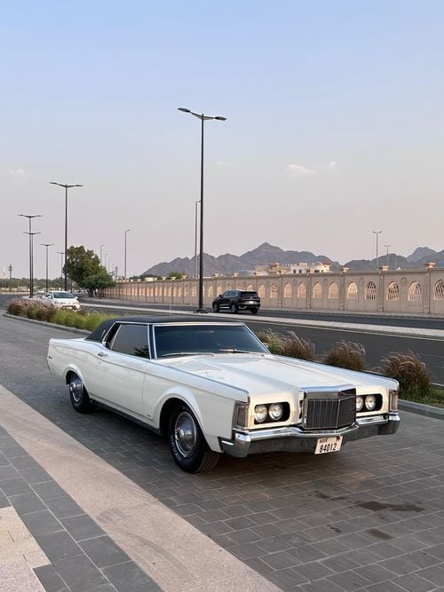 Lincoln Continental 