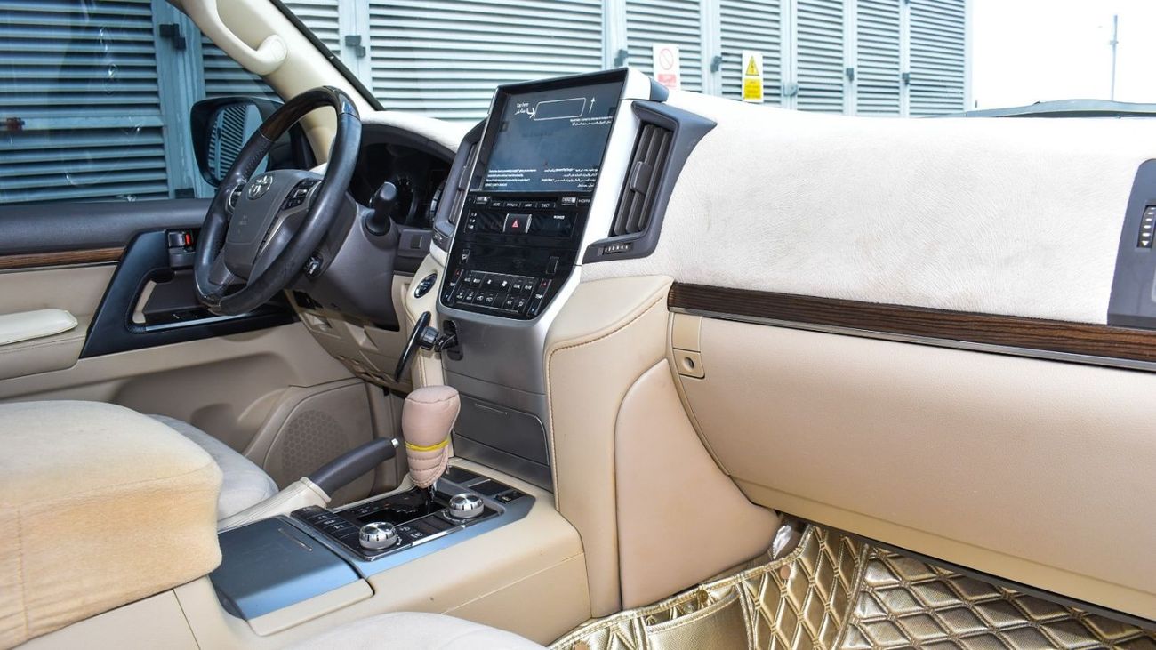 Toyota Land Cruiser GXR Toyota Land Cruiser Grand Touring / 2019 / GCC