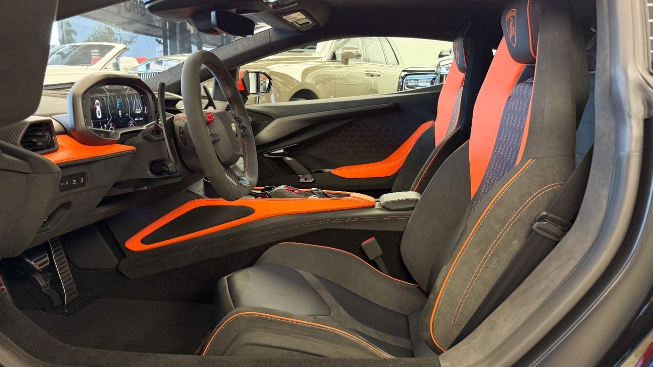 Lamborghini Revuelto Lamborghini Revuelto 2026 - Hybrid Powertrain (First-Ever)