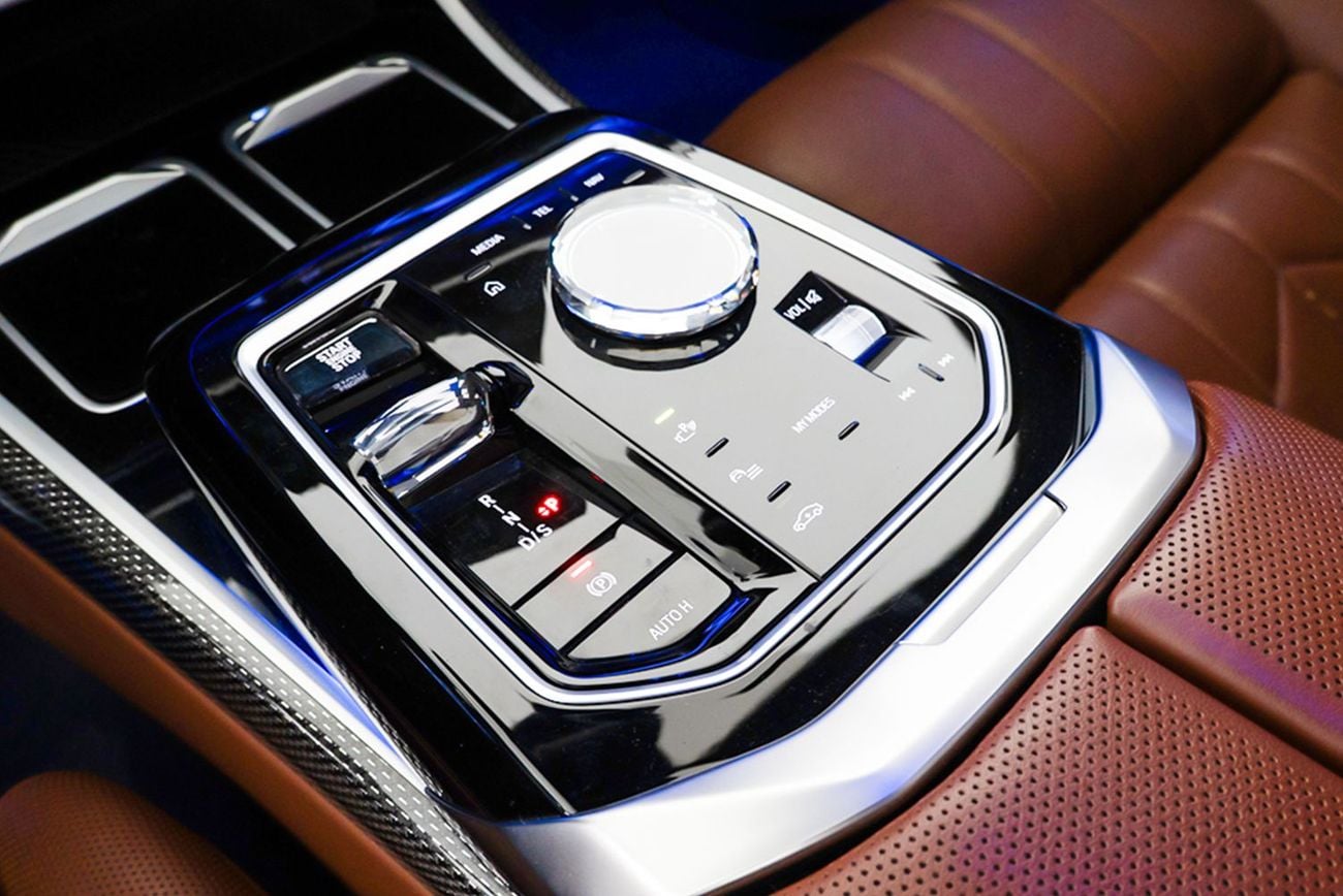 بي أم دبليو 740i