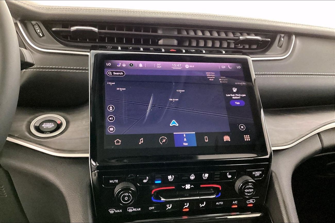 جيب شيروكي Limited | National Day Celebration | شامل الضمان | 0 ﺪﻔﻋﺓ ﺃﻮﻟﻯ