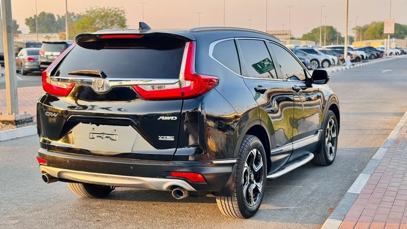 Honda CRV PREMIUM FEATURES CROSSOVER | PANORAMIC SUNROOF | AT | 1.5L PETROL ENGINE | AWD