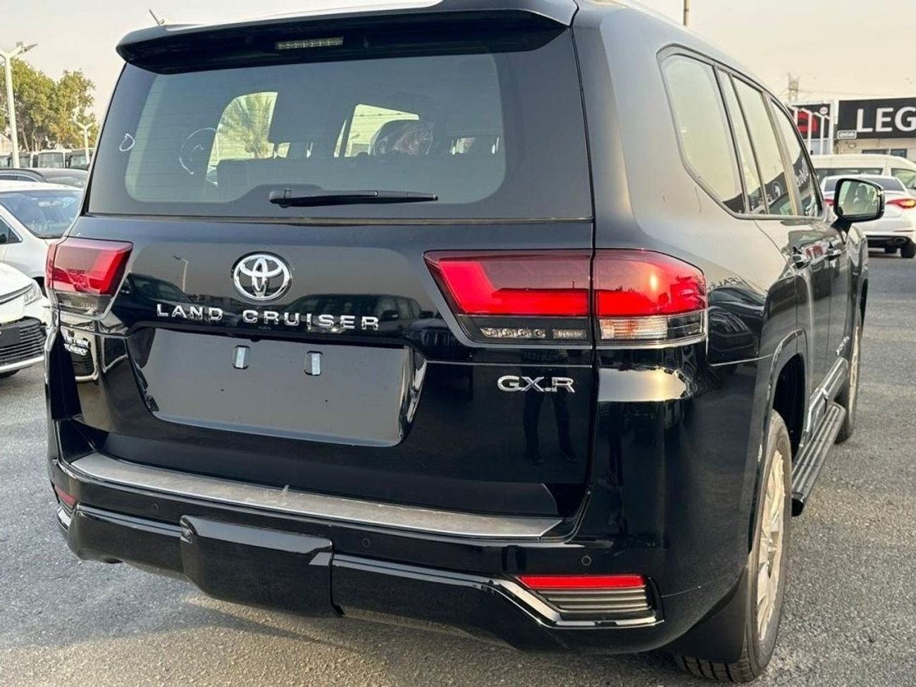 تويوتا لاند كروزر 3.3L DIESEL GXR TW TWIN TURBO AUTO TRANSMISSION