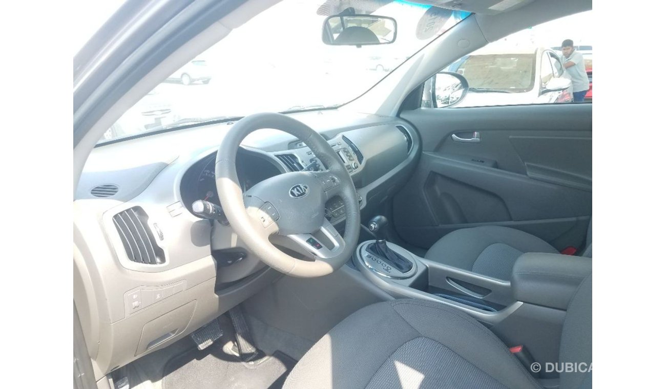 Kia Sportage 2015 for sale Car is Mileage is around km Transmission is Located in Amman and is for T