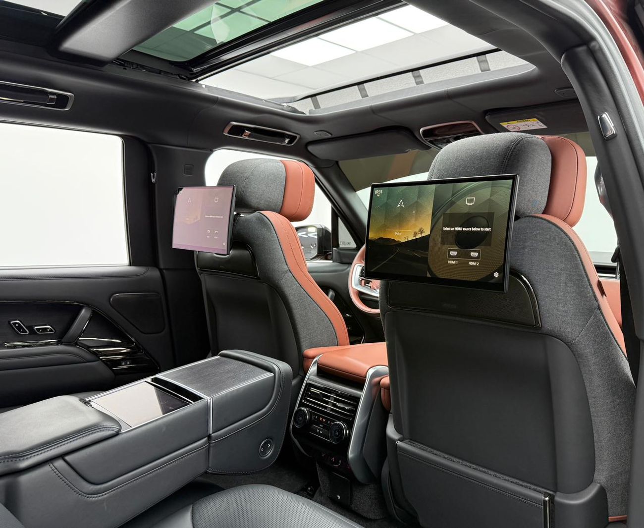 Land Rover Range Rover LWB SV P615 4.4L 2023 Range Rover SV Autobiography ,Land Rover Warranty+Service Contract+Full Servic