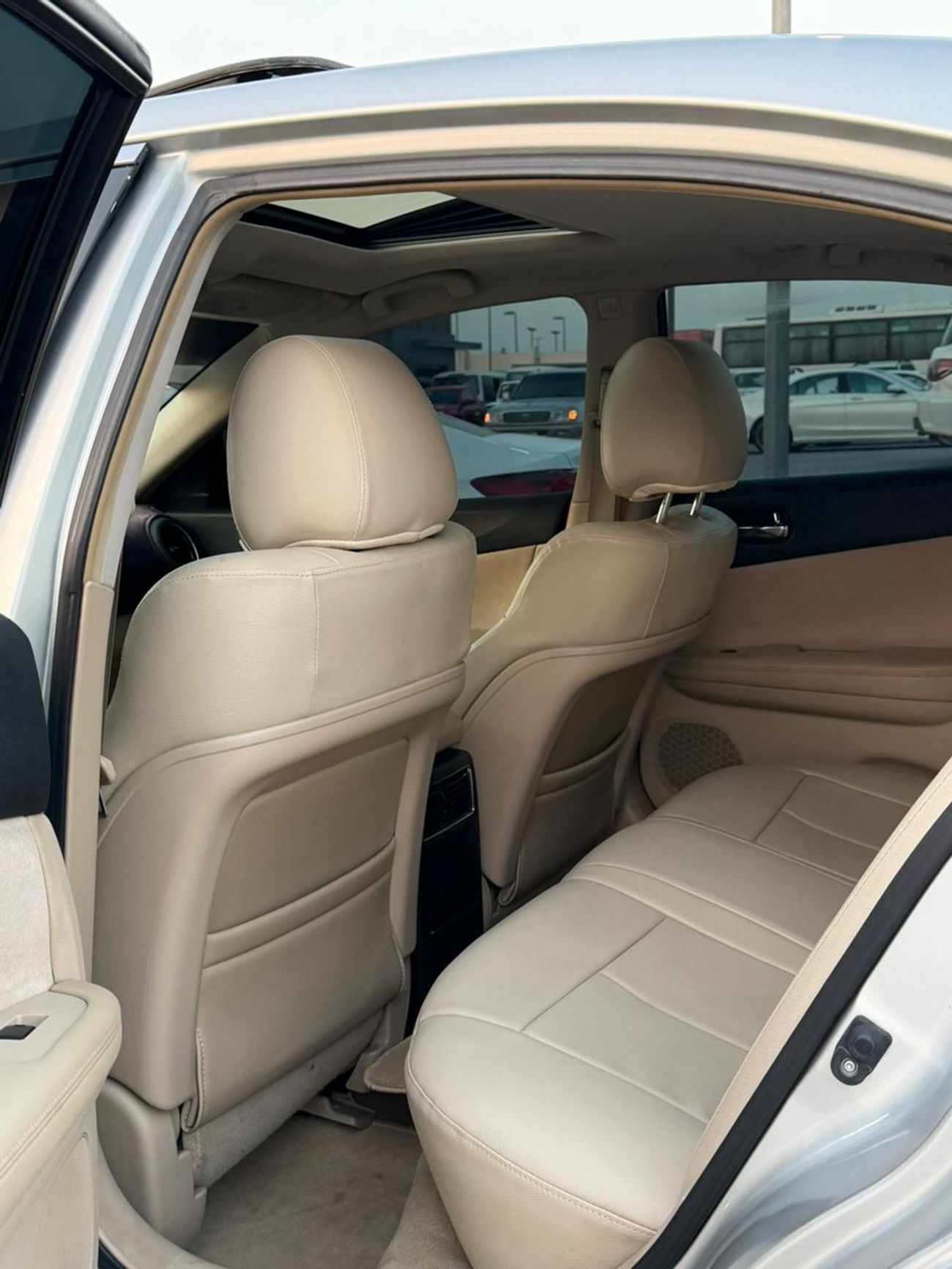 Nissan Maxima SV 3.5L in excellent condition