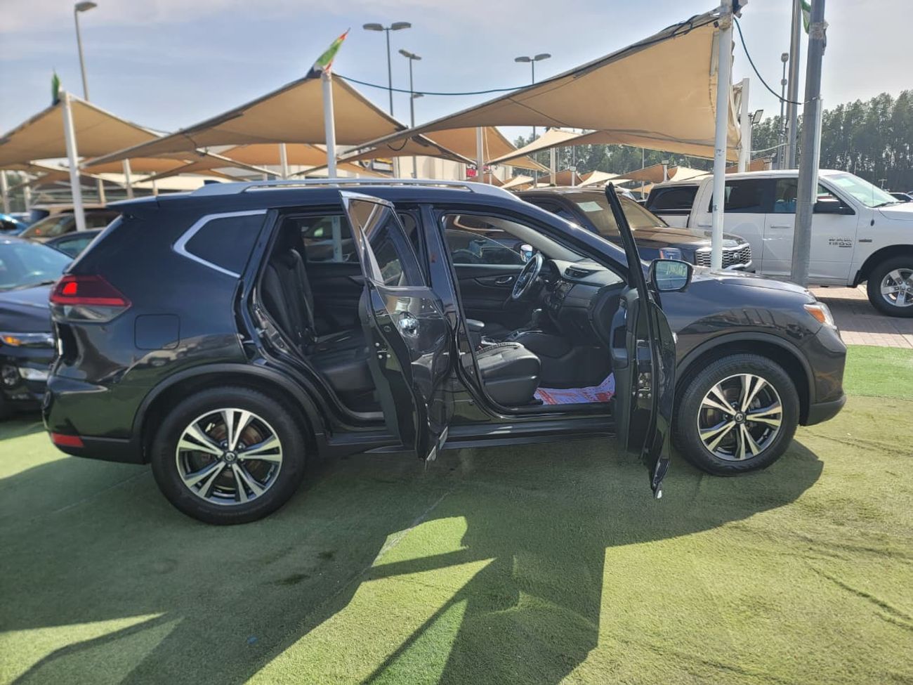 نيسان إكس تريل S 2.5L FWD (5 Seater)