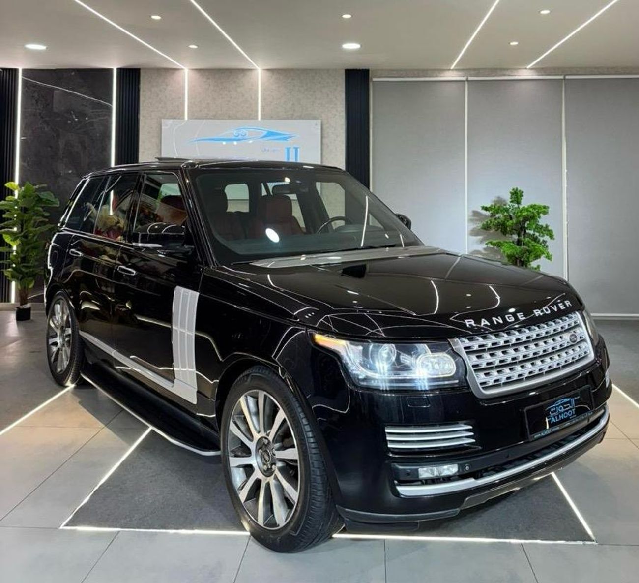 Land Rover Range Rover Supercharged 5.0L VIP RANGE ROVER VOGUE || SUPERCHARGE || RADAR || TOP RANGE || GCC || FREE ACCIDENT