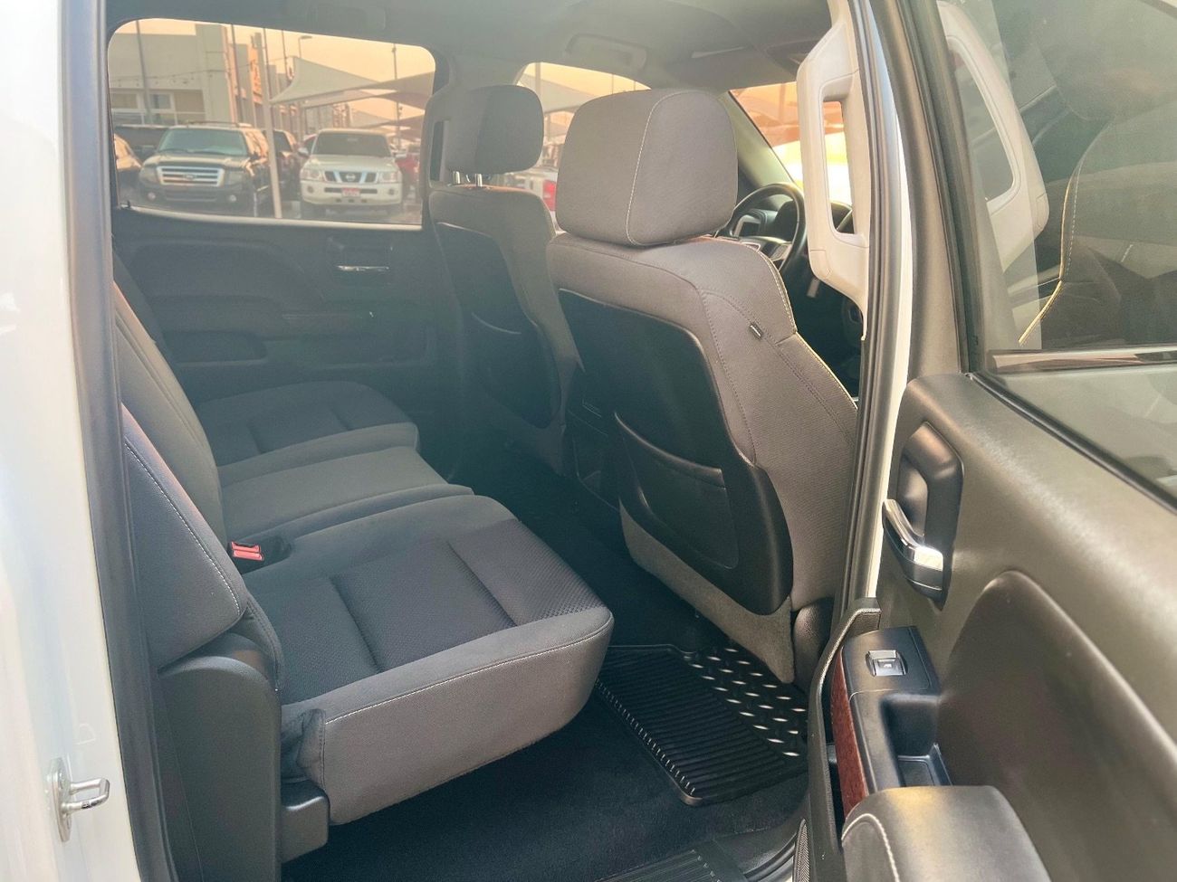 جي أم سي سييرا 1500 SLE 5.3L Double Cab Utility 4WD