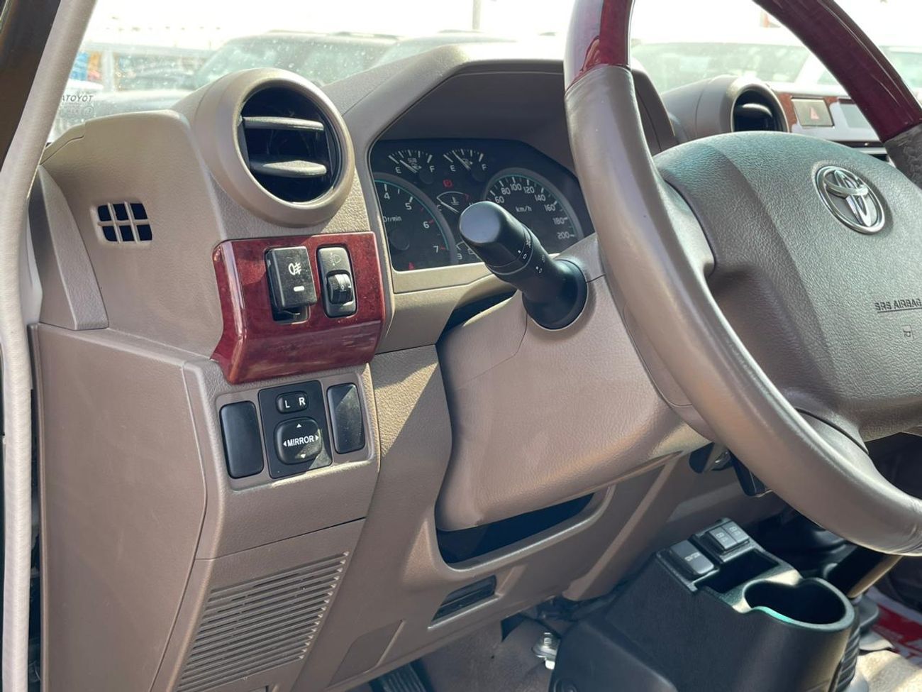 Toyota Land Cruiser Pick Up Std 4.0L Single Cab Utility 4WD Toyota LC DC MT Petrol 2021 diff 4.0L 4WD GREEN