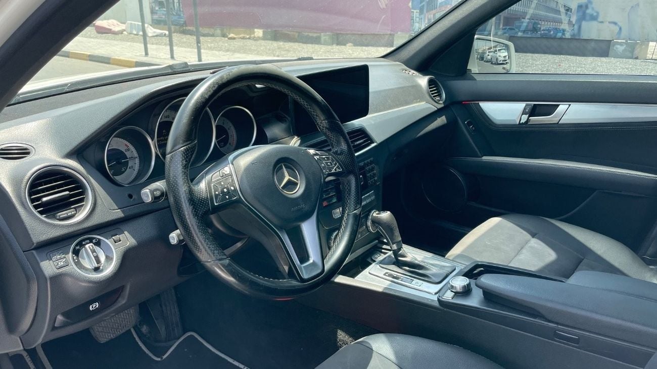 مرسيدس بنز C 200 AMG GCC, Full Option