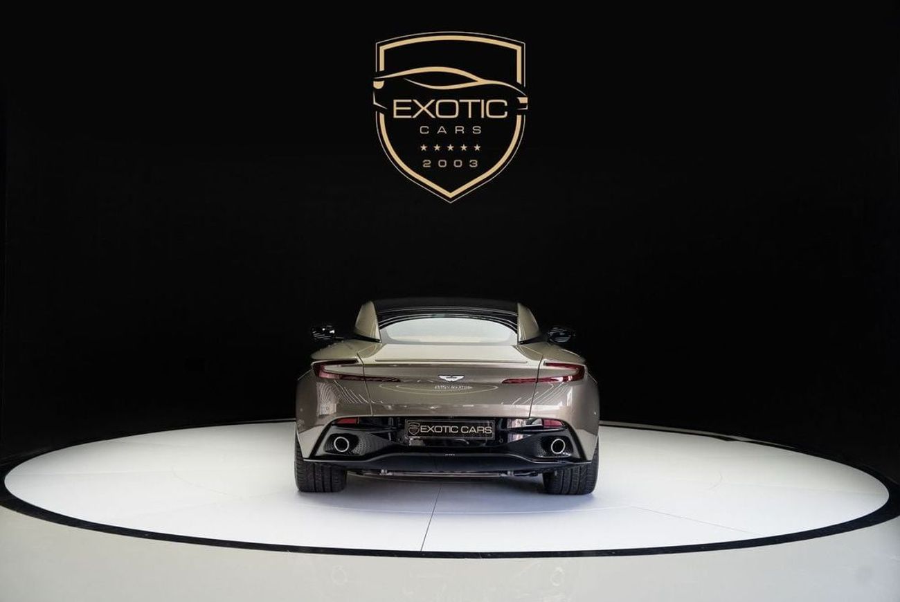 أستون مارتن DB11 Std 4.0L