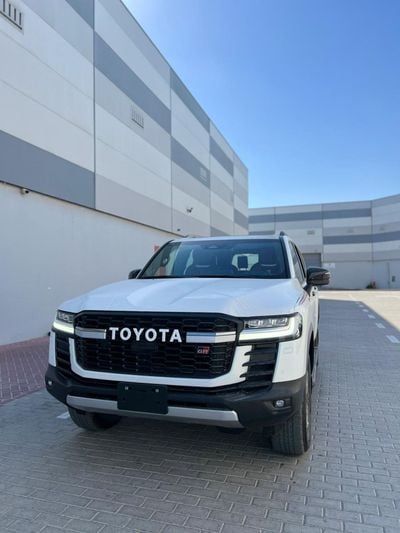 تويوتا لاند كروزر LC 300 3.3L DIESEL GR SPORT FULL OPTION VIP MBS AUTOBIOGRAPHY SEAT AND ROOF STAR LIGHT