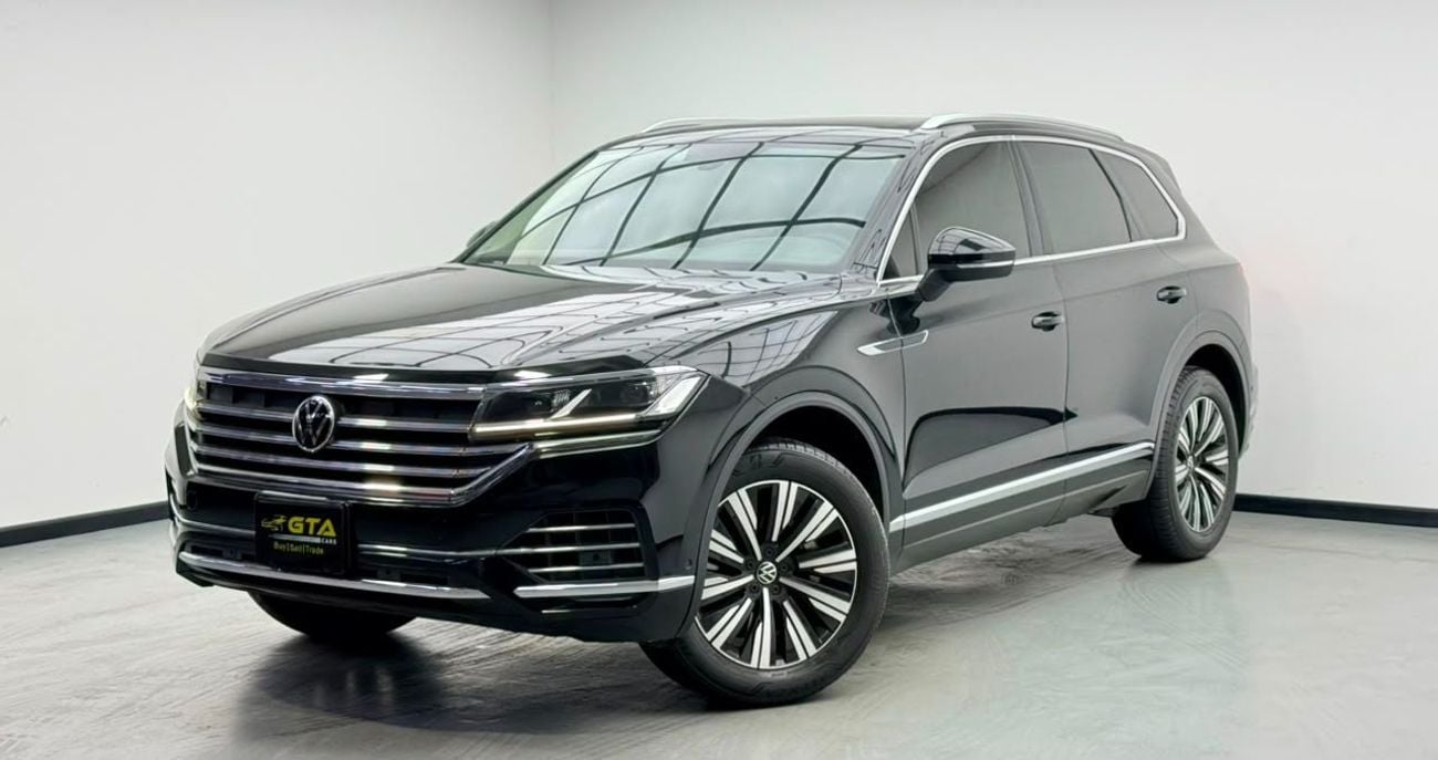 Volkswagen Touareg 2023 Volkswagen Touareg Atmosphere Plus, 2029 VW Warranty + Service Pack, Low Km, Fully Loaded, GCC