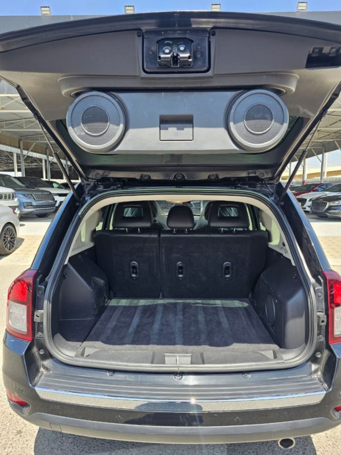 جيب كومباس Limited 2.4L (172 HP)